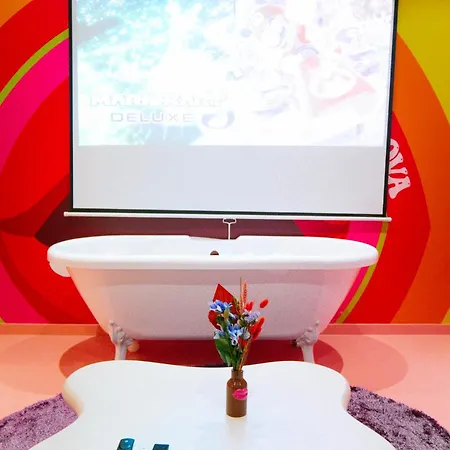 Capsule Girl Power - Balneo - Sauna - Karaoke - Billard - 2