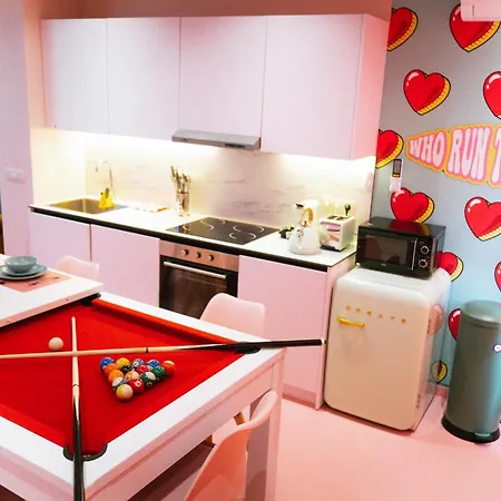 Apartment Capsule Girl Power - Balneo - Sauna - Karaoke - Billard - 2