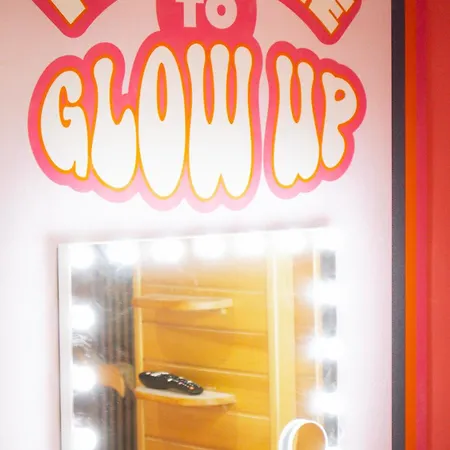 Capsule Girl Power - Balneo - Sauna - Karaoke - Billard - 2 * Charleroi