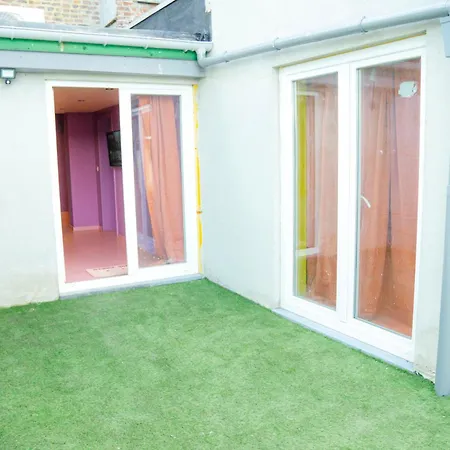 Апартаменты Capsule Girl Power - Balneo - Sauna - Karaoke - Billard - 2 Шарлеруа