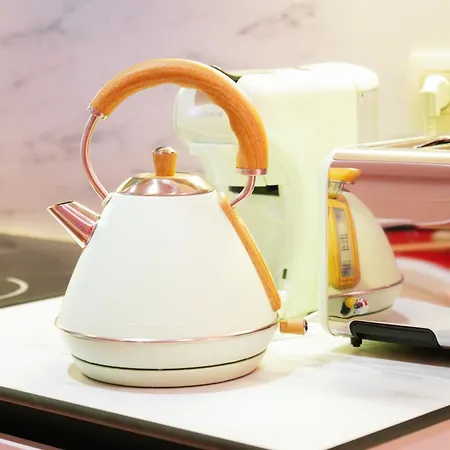 Apartment Capsule Girl Power - Balneo - Sauna - Karaoke - Billard - 2