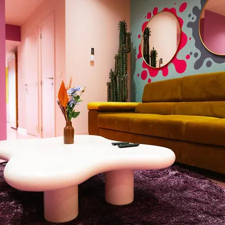 Apartment Capsule Girl Power - Balneo - Sauna - Karaoke - Billard - 2