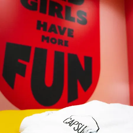 Апартаменты Capsule Girl Power - Balneo - Sauna - Karaoke - Billard - 2 *