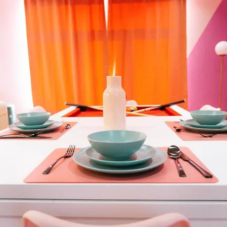 Apartment Capsule Girl Power - Balneo - Sauna - Karaoke - Billard - 2 *