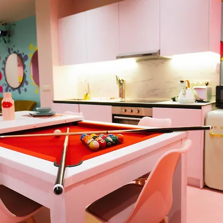 Capsule Girl Power - Balneo - Sauna - Karaoke - Billard - 2 Apartment Charleroi