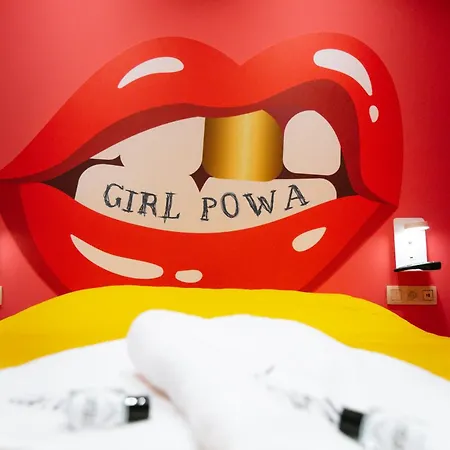 Capsule Girl Power - Balneo - Sauna - Karaoke - Billard - 2 Апартаменты *