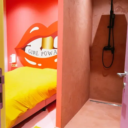 Apartment Capsule Girl Power - Balneo - Sauna - Karaoke - Billard - 2