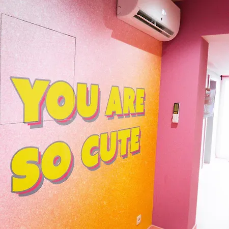 Capsule Girl Power - Balneo - Sauna - Karaoke - Billard - 2 Charleroi