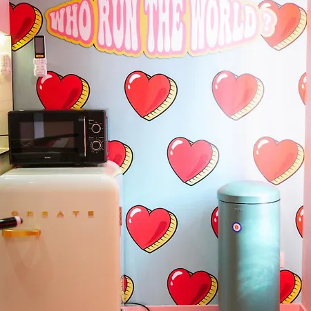 Capsule Girl Power - Balneo - Sauna - Karaoke - Billard - 2 Apartment *