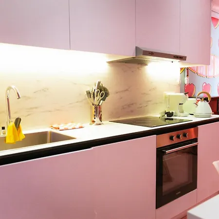 Apartment Capsule Girl Power - Balneo - Sauna - Karaoke - Billard - 2 Charleroi